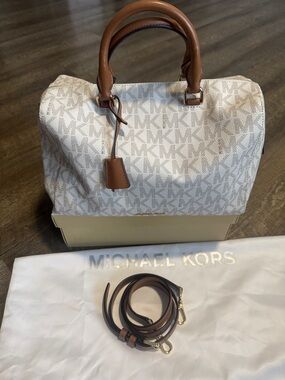 Michael Kors Signature Satchel in Vanilla and Brown